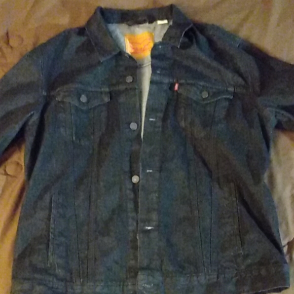 Other - Levi's trucker jacket